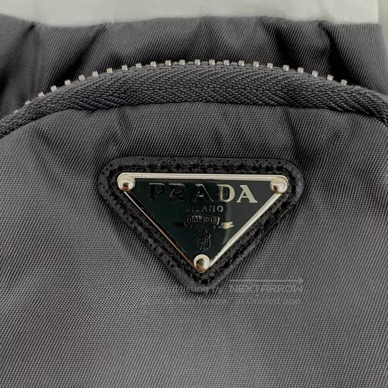 Prada Prada White pocket triangle cotton round-neck short-sleeve Size US XS / EU 42 / 0 - 5 Thumbnail