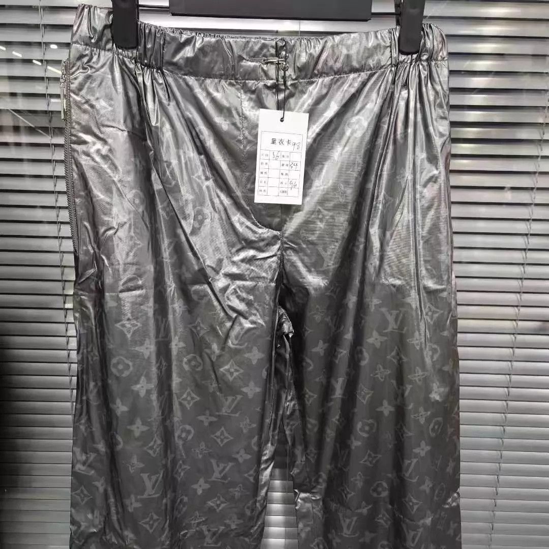Louis Vuitton LV Silver Monogram Sweatpants 36 (98 New) Size 26" / US 2 / IT 38 - 3 Thumbnail