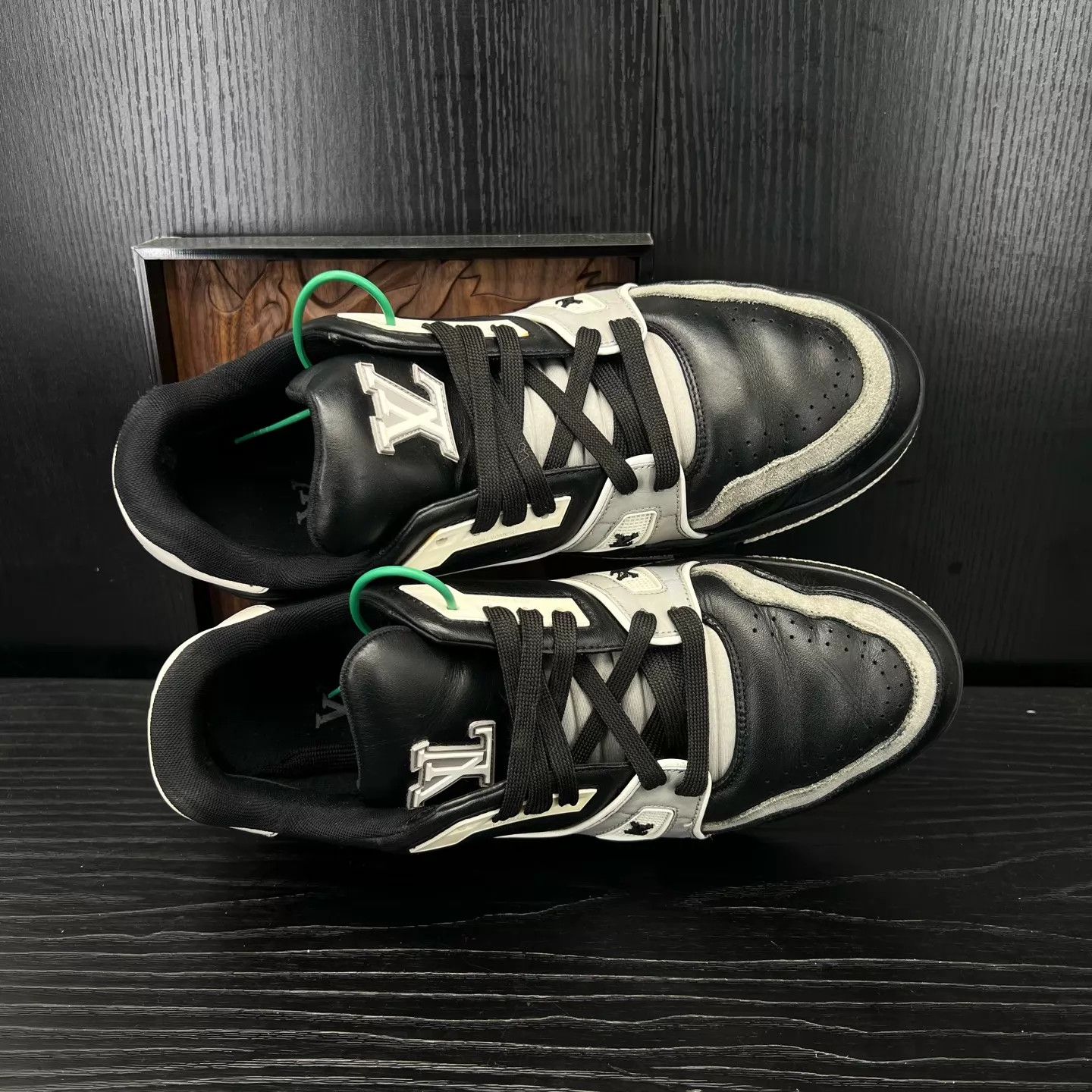 Louis Vuitton LV Trainer Black Cement US7/EUR41 Original Box Size US 8 / EU 41 - 3 Thumbnail