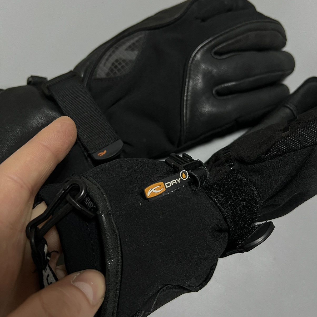 KJUS KJUS Ski Snowboard Gloves PrimaLoft Leather Black Size ONE SIZE - 15 Thumbnail