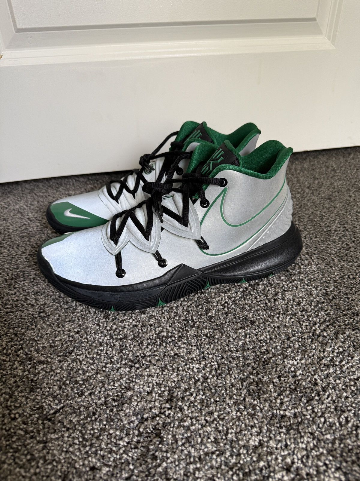 Nike NIKE KYRIE 5 | TACO, REFLECTIVE SILVER, SIZE 8.5, NEW IN BOX Size US 8.5 / EU 41-42 - 3 Thumbnail
