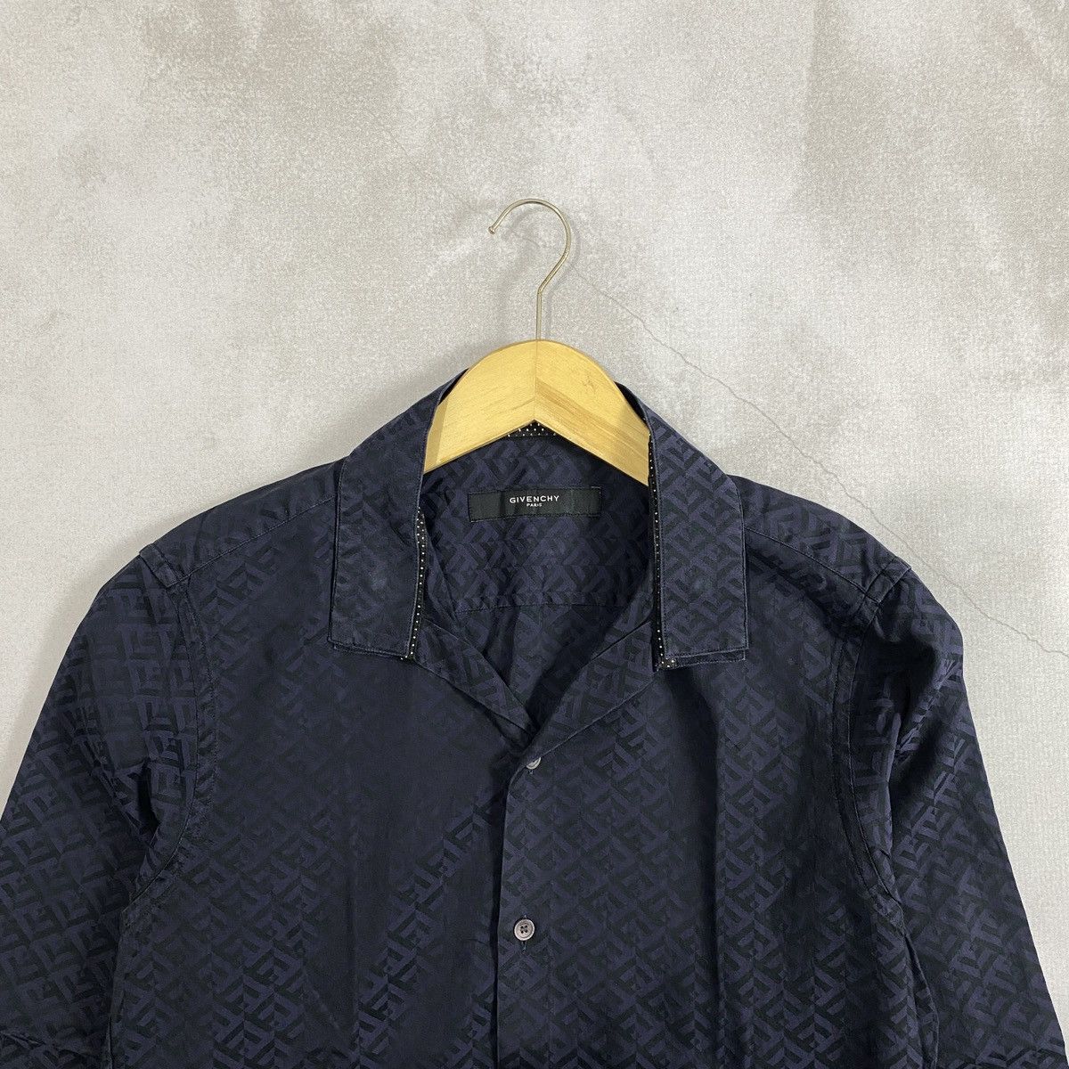 Givenchy Vintage Givenchy Monogram Patern Double Collar Shirt Size US XXS / EU 40 - 8 Thumbnail