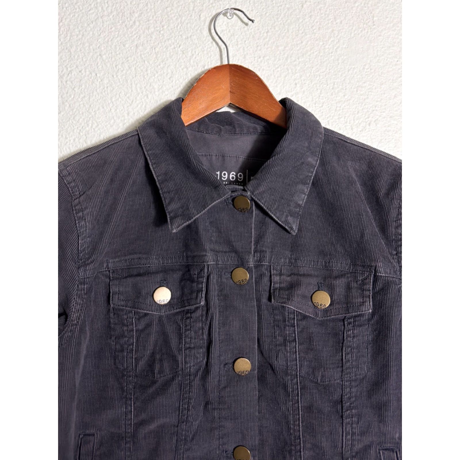 Gap GAP Corduroy Shirt Jacket Brown Long Sleeve Button Up Women's Size Medium Size M / US 6-8 / IT 42-44 - 3 Thumbnail