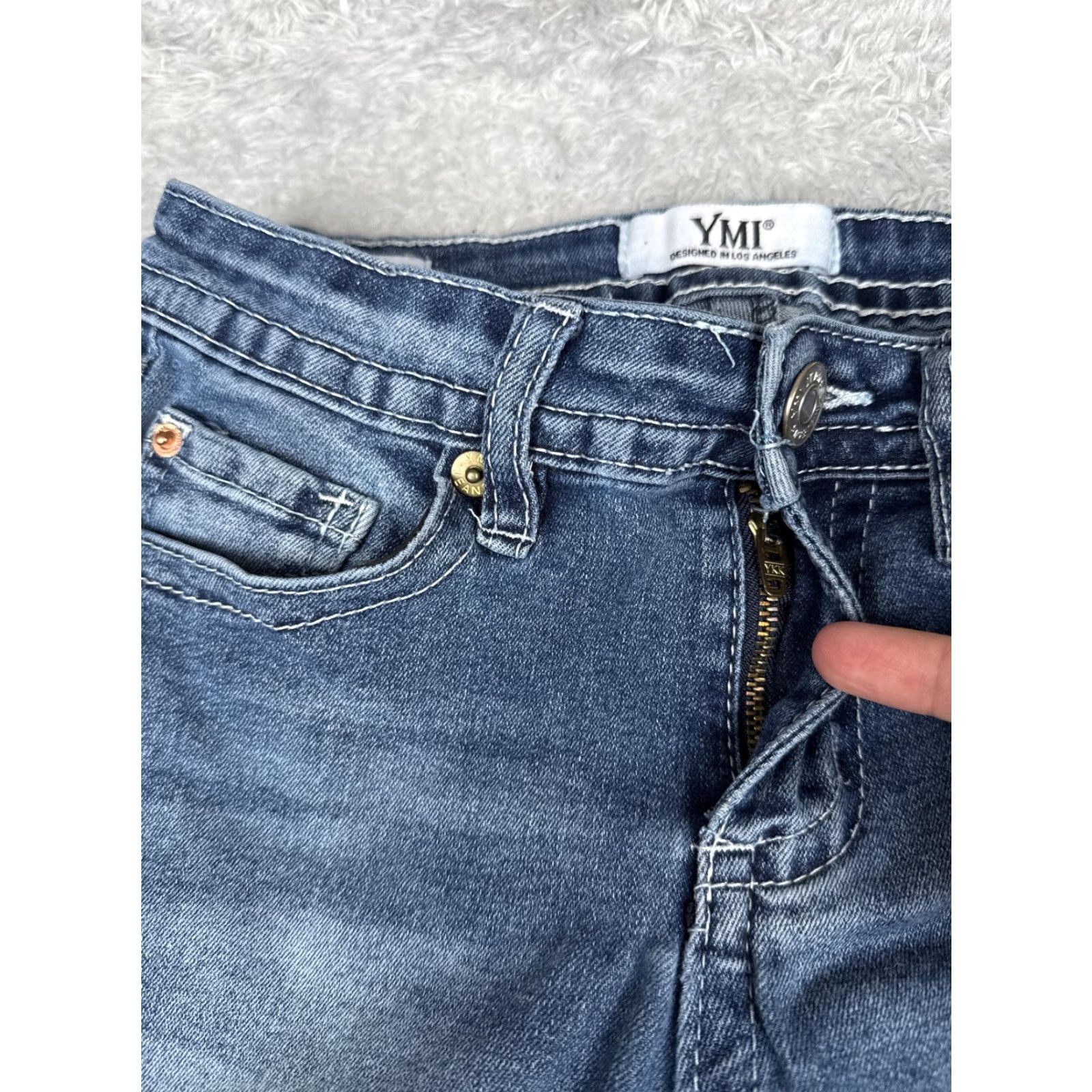 Vintage YMI Bootcut Jeans Juniors 1 Blue Med Wash Low Rise Stretch Distressed 24x30 Womens Jeans 90s Bohemian Size 25" / US 0 / IT 36 - 5 Thumbnail