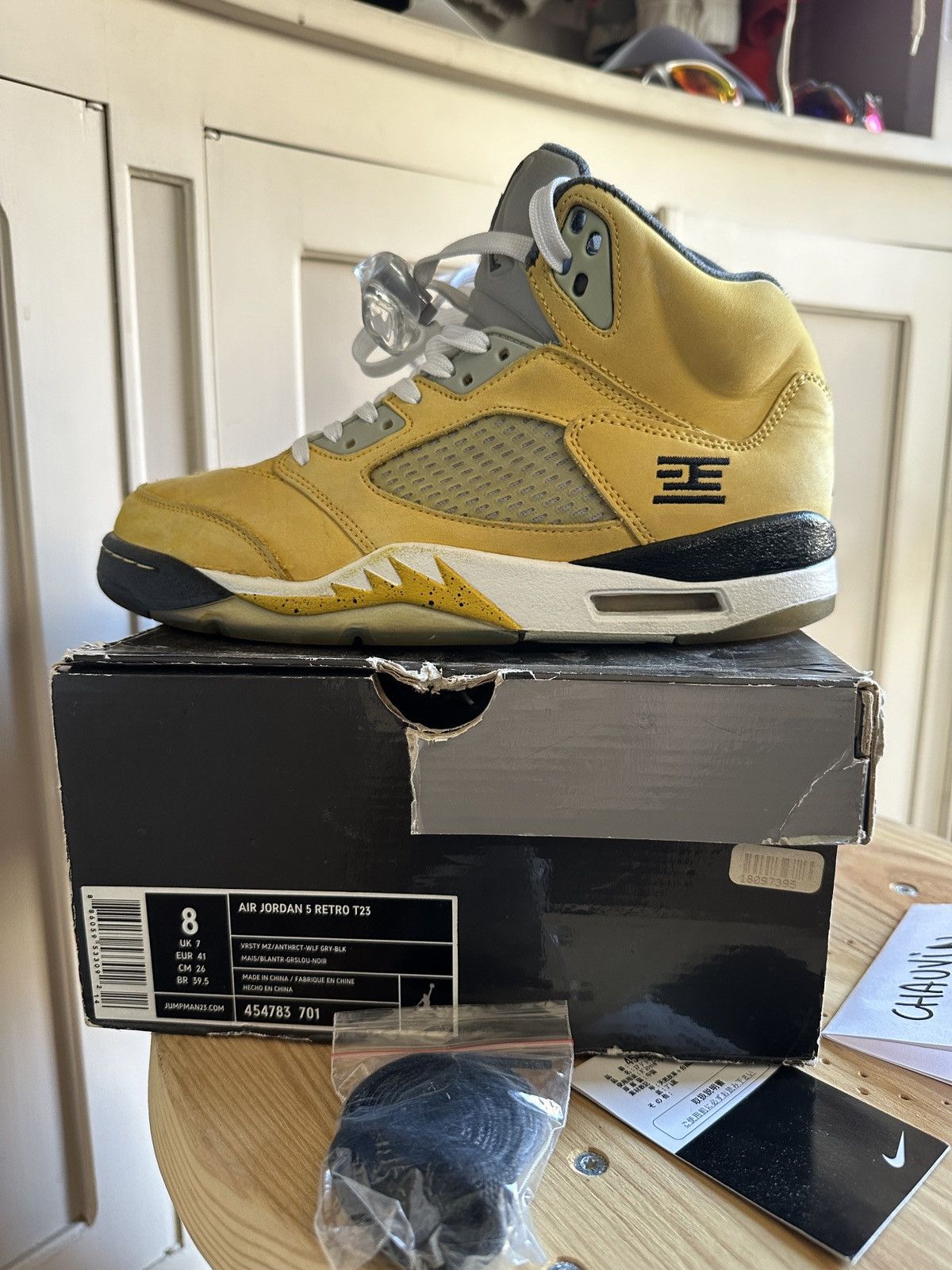 Jordan Brand × Nike Jordan 5 Tokyo exclusive Size US 8 / EU 41 - 10 Thumbnail
