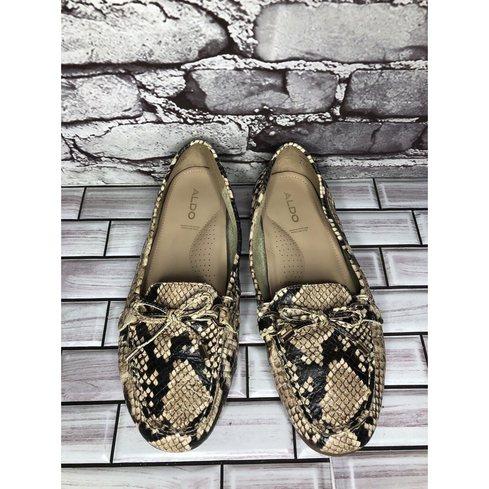 Aldo Aldo Cream Snake Skin Print Bow Leather Mocs Driving Shoes W Size US 7.5 / IT 37.5 - 2 Thumbnail