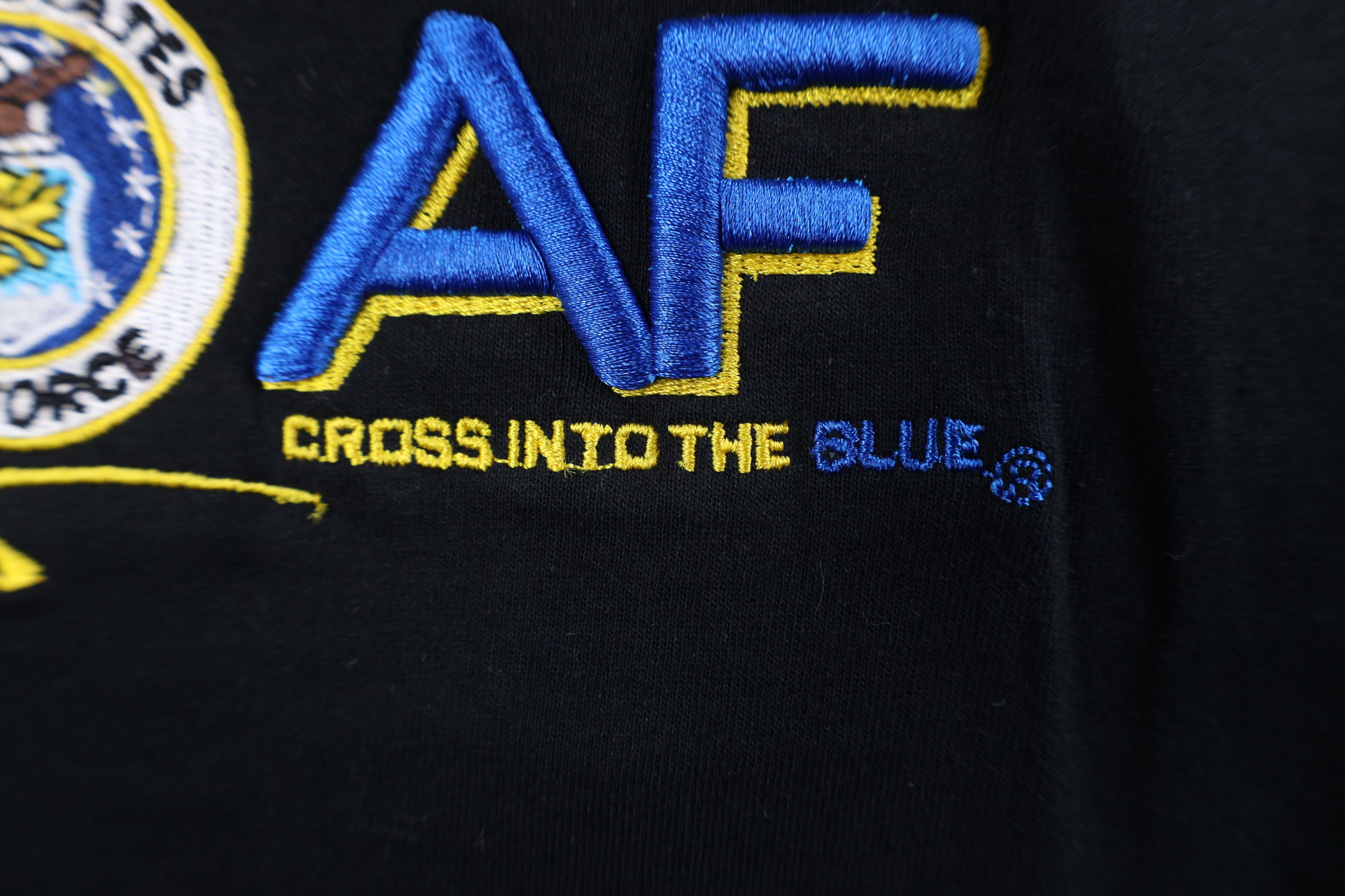 Vintage Deadstock Vintage 90s United Staes Air Force T-Shirt USAF Size US L / EU 52-54 / 3 - 6 Thumbnail