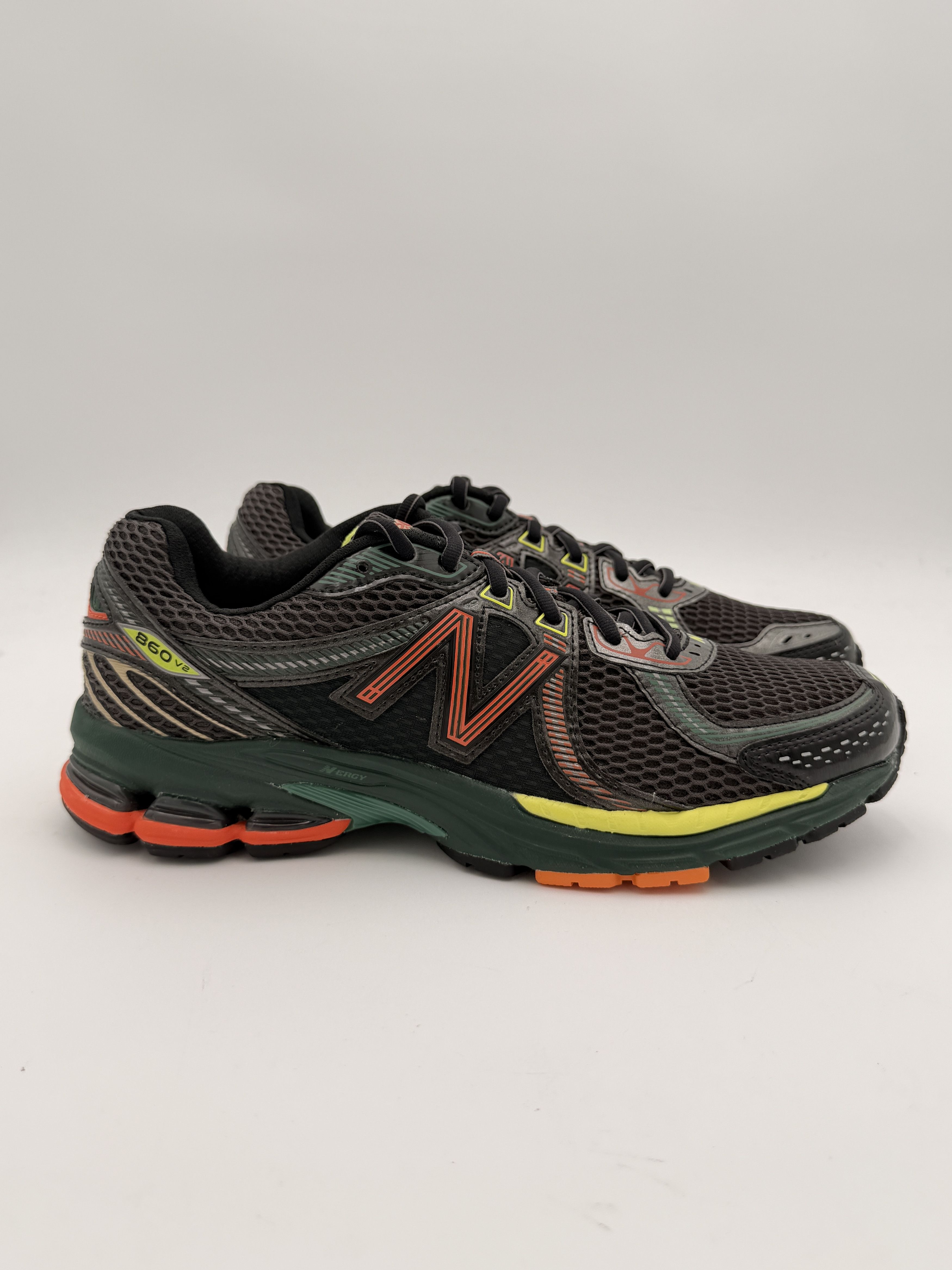 Aime Leon Dore × New Balance ALD New Balance 860v2 Black Orange Green Size US 9.5 / EU 42-43 - 2 Thumbnail