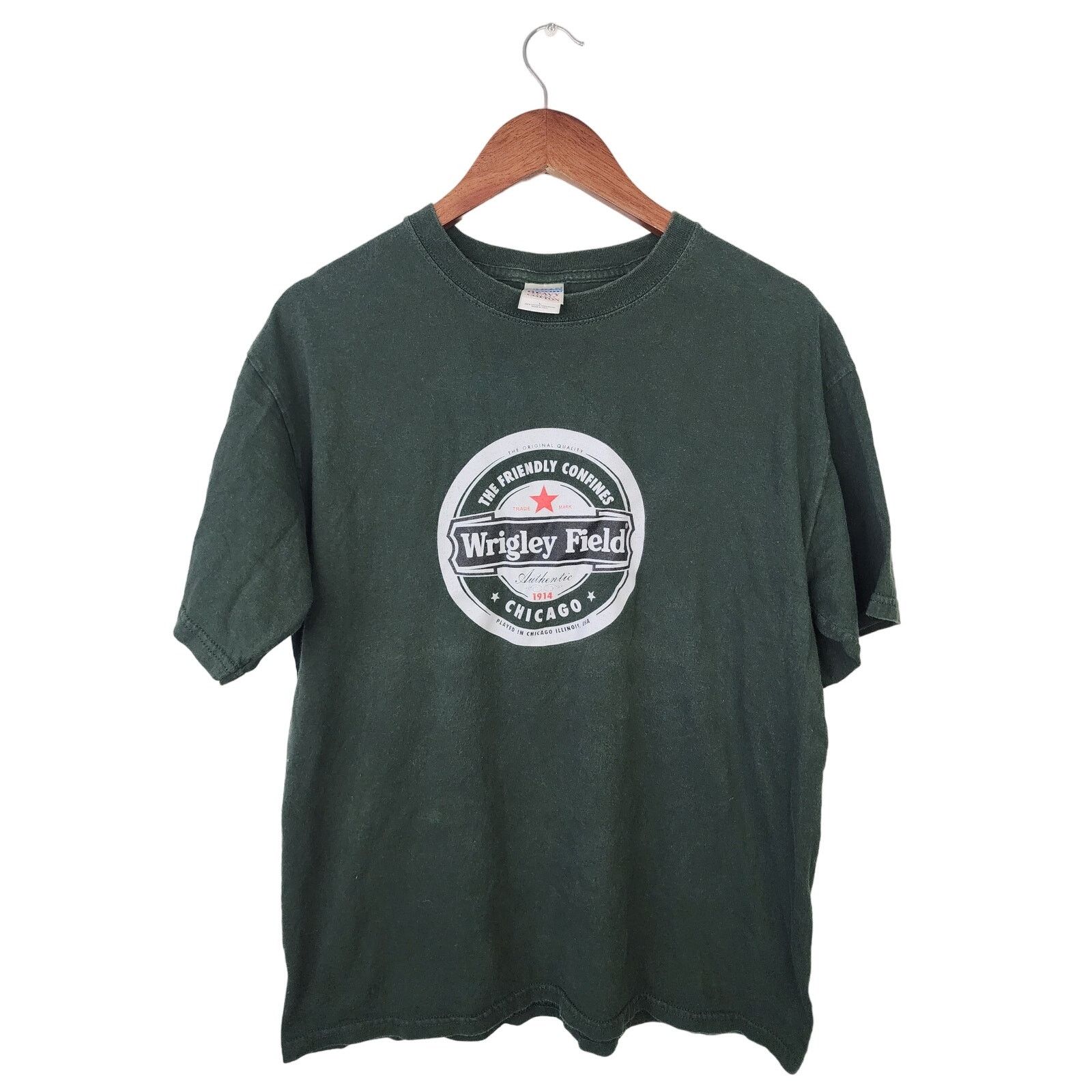 Gildan Vintage Wrigley Field Shirt Friendly Confines Chicago Tee L Size US L / EU 52-54 / 3 - 1 Thumbnail