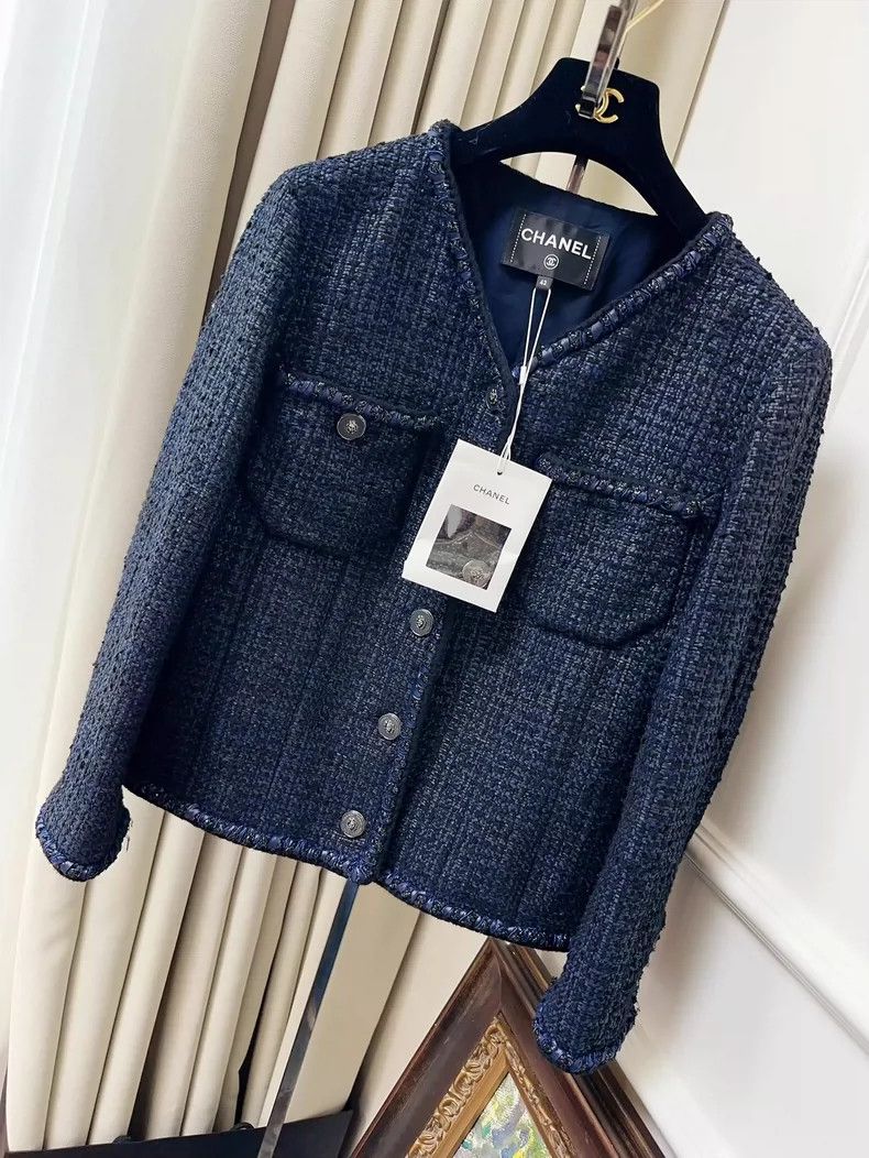 Chanel Chanel 22P dark blue braided V-neck jacket Size M / US 6-8 / IT 42-44 - 1 Thumbnail