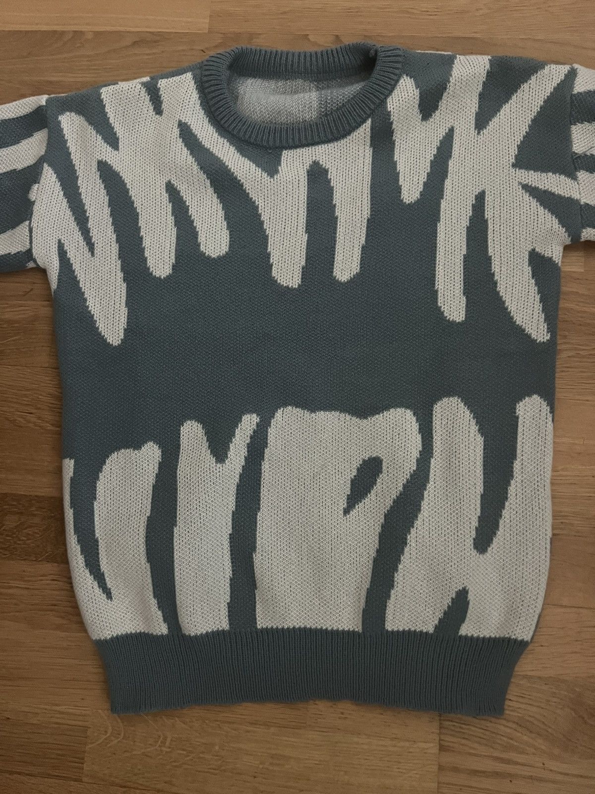 H&M Unik retrostickad tröja Size US M / EU 48-50 / 2 - 1 Preview