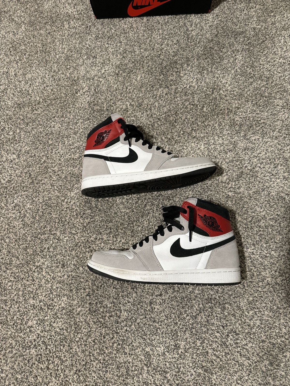 Jordan Brand × Nike Air Jordan 1 Retro High Og “Smoke Grey” Size US 9 / EU 42 - 1 Thumbnail