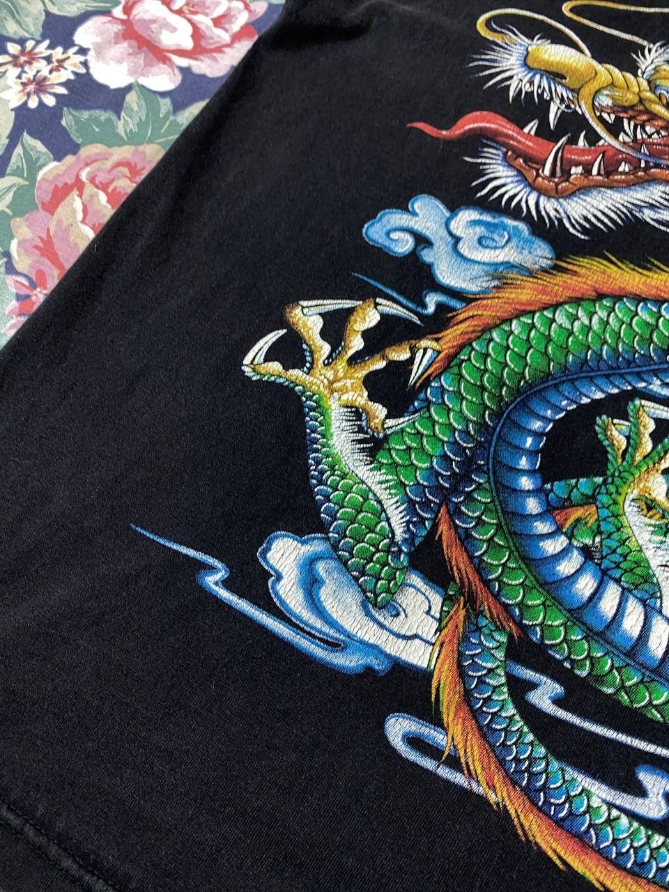 Band Tees × Vintage Vintage streetwear tee Dragon ower print Size US M / EU 48-50 / 2 - 19 Thumbnail