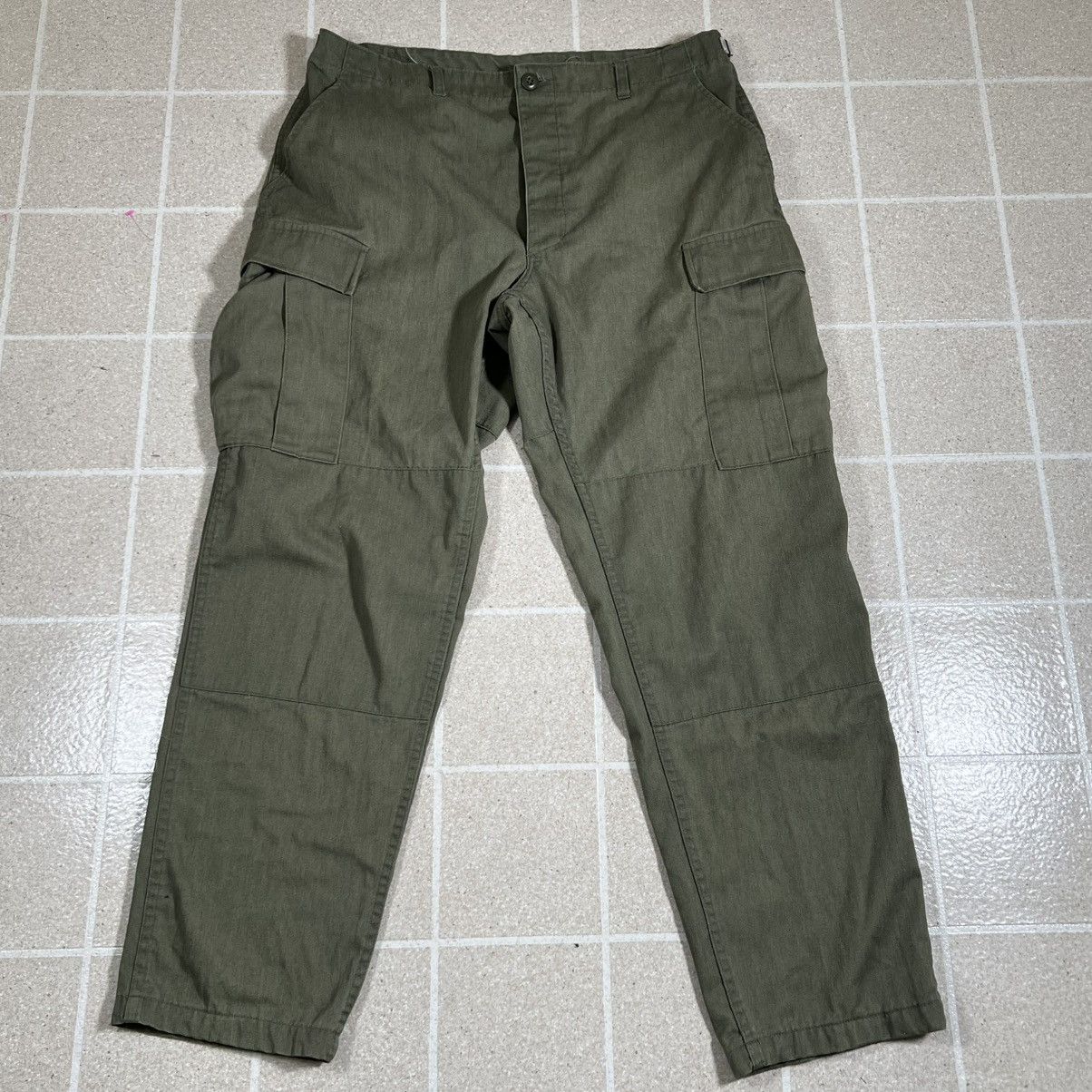 Vintage Vintage 1994 US Military Combat Trousers Cargo Pants Sz L Size US 35 - 1 Thumbnail