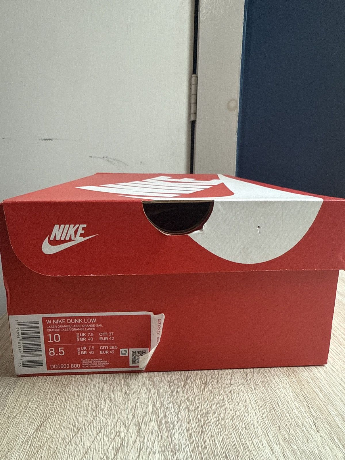 Nike Laser Orange Nike Dunk Low (Womens) Size US 8.5 / EU 41-42 - 7 Thumbnail