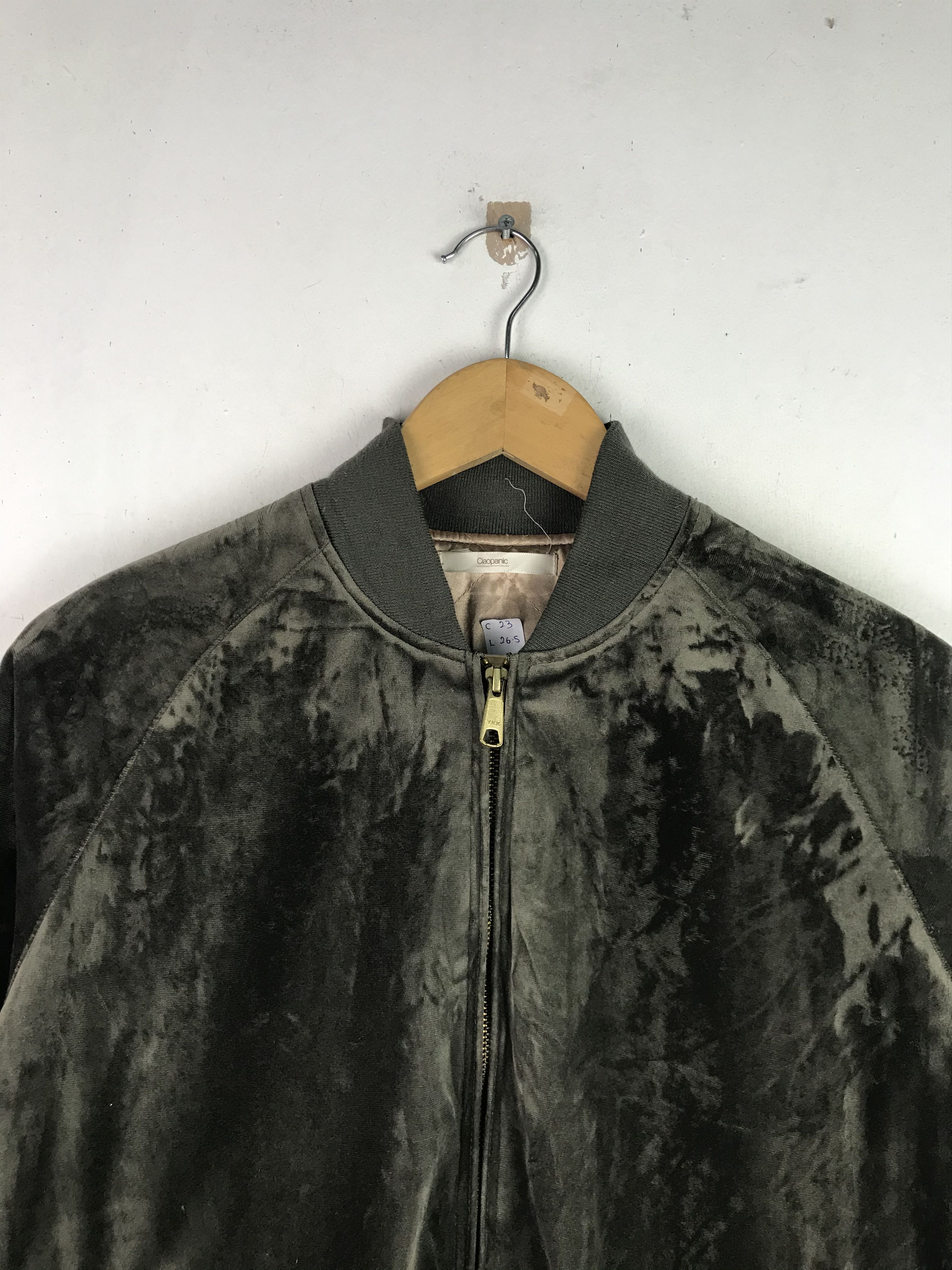 Japanese Brand × Vintage Vintage Streetwear Velvet Bomber Jacket Size US L / EU 52-54 / 3 - 3 Thumbnail