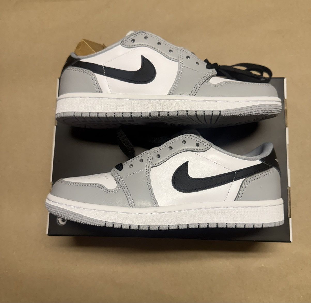 Jordan Brand Nike Air Jordan 1 Retro Low OG Barons Mens size 5 Rare NEW! Size US 5 / EU 37 - 1 Thumbnail