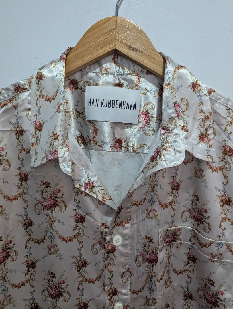 Han Kjobenhavn Han Kjobenhavn Floral Silk SS Shirt L Size US L / EU 52-54 / 3 - 12 Thumbnail