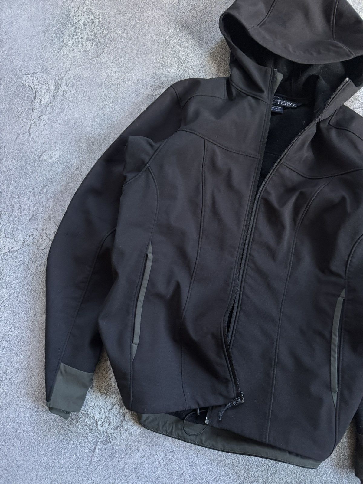 Arc'teryx Arc’teryx L Wmns zip hooded jacket softshell windbreaker Size L / US 10 / IT 46 - 2 Thumbnail