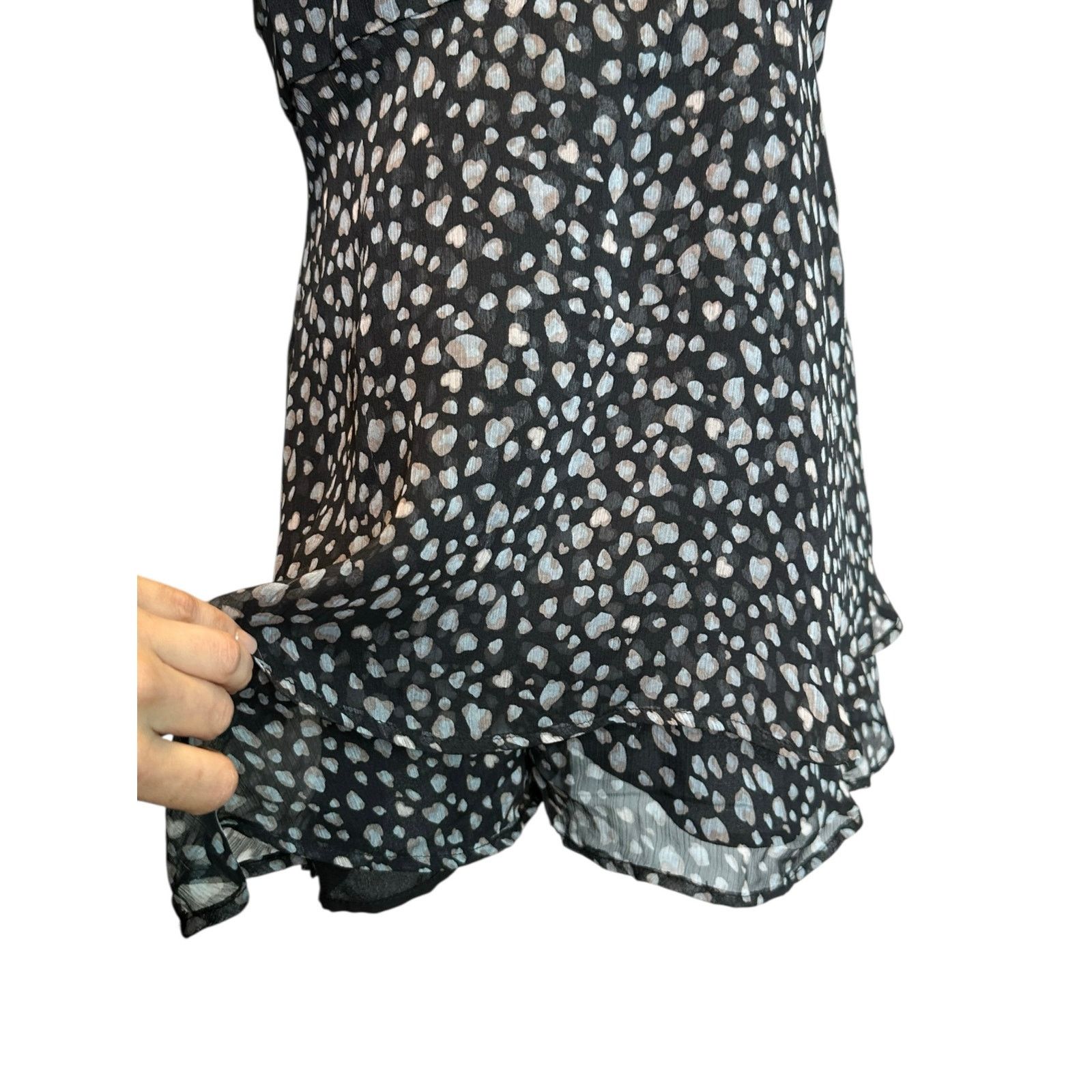 Anthropologie Le Lis black gray print ruffled romper size Large Size L / US 10 / IT 46 - 10 Thumbnail