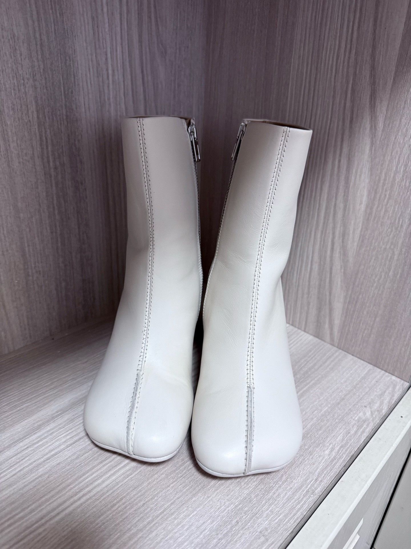 Maison Margiela Maison Margiela 2024 White Boots Size US 6 / IT 36 - 1 Thumbnail