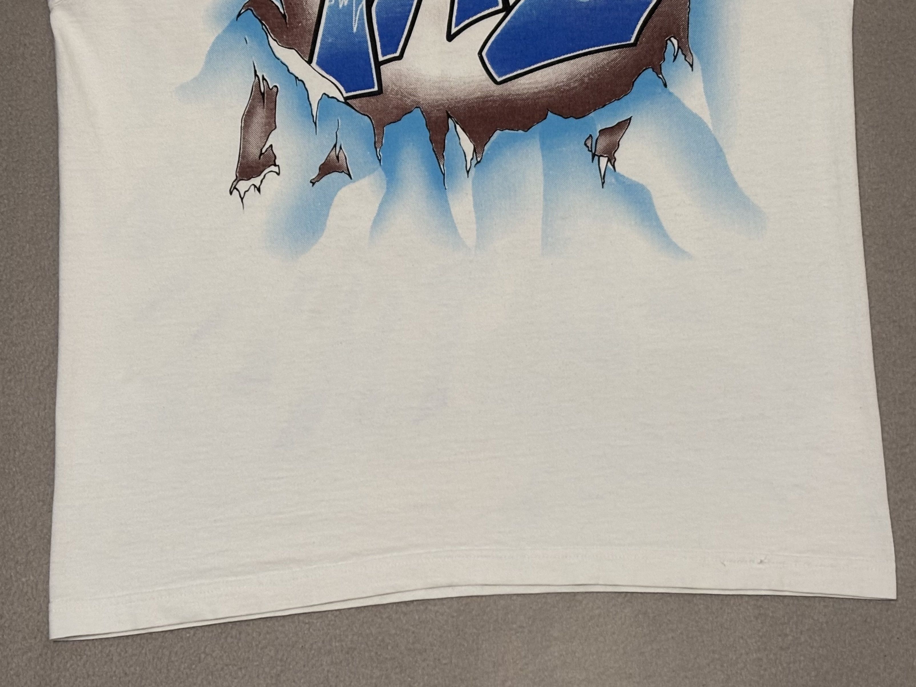 Warner Bros Looney Tunes Taz 1996 Warner Bros T-shirt vintage Size. L Size US L / EU 52-54 / 3 - 14 Thumbnail