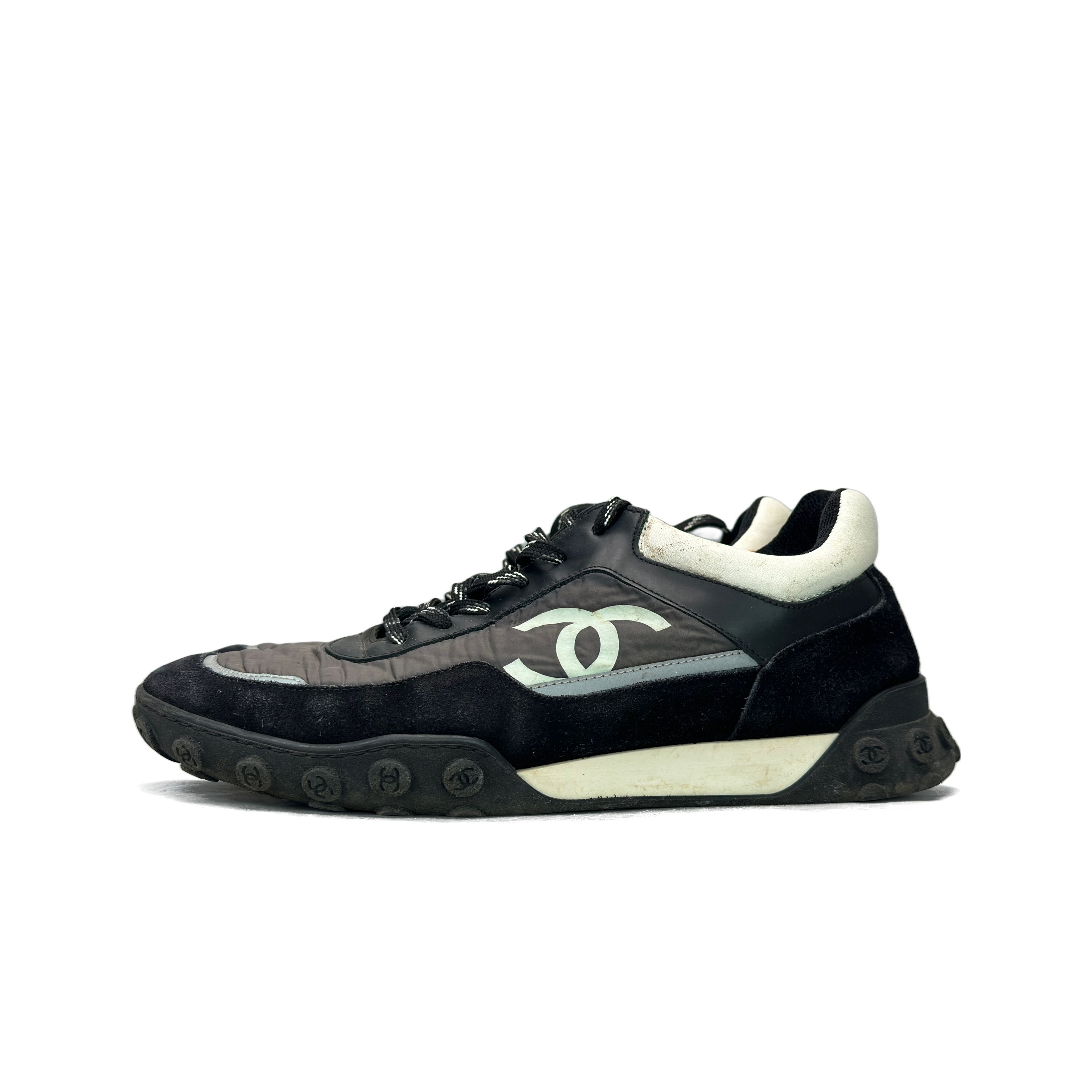 Chanel CHANEL Logo Low-Top Sneakers Size 42 Size US 12 / IT 42 - 1 Thumbnail
