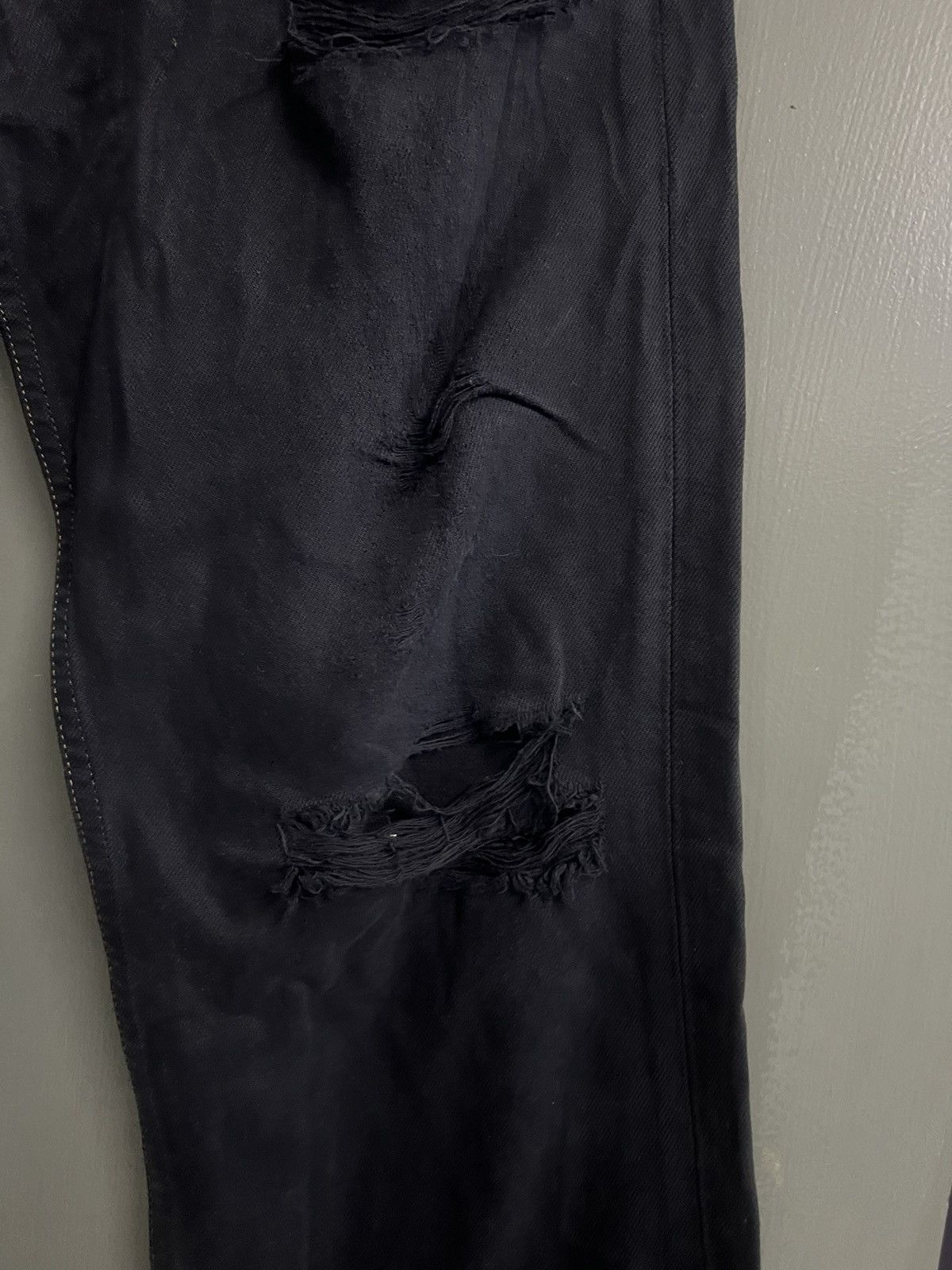 If Six Was Nine × Levi's × Vintage THRASHED LEVIS 501 RIPPED DISTRESSED DENIM PANT Size US 32 / EU 48 - 8 Thumbnail