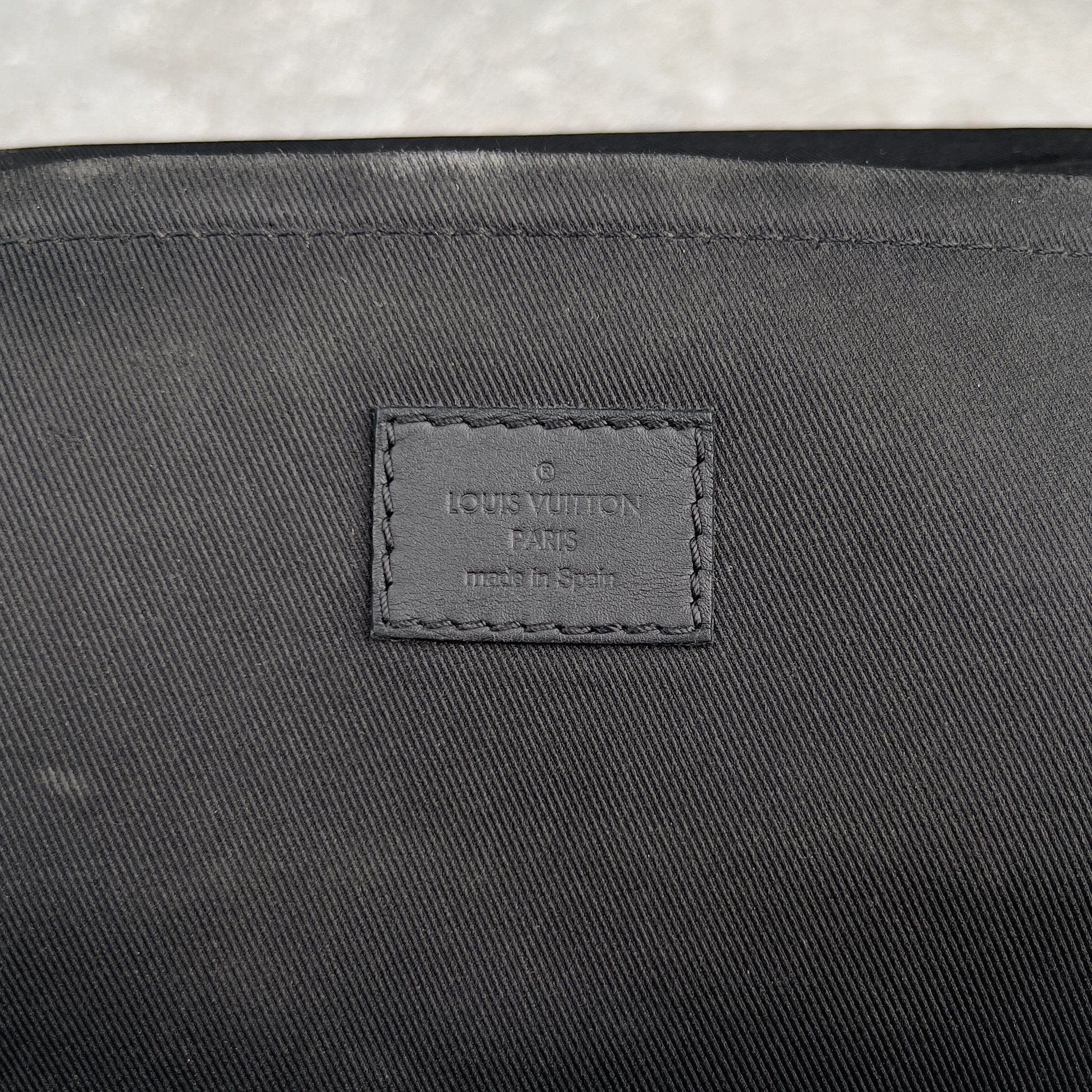 Louis Vuitton Studio Onyx Damier Infini Messenger Black Leather Size ONE SIZE - 13 Thumbnail
