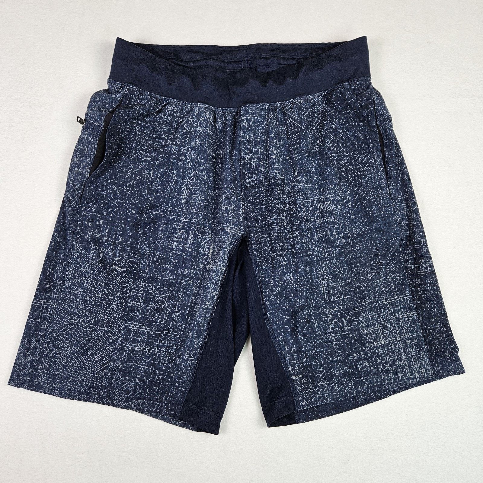dark blue lululemon 5 year basic T *manifesto