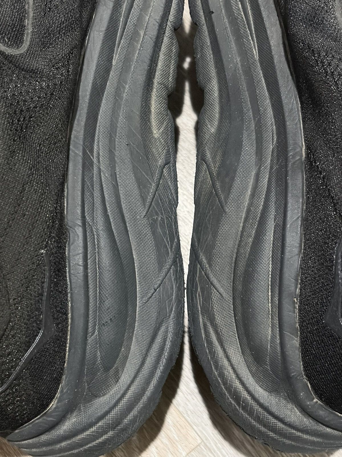 Hoka Hoka Clifton 10 Triple Black Running Shoes Size US 12 / EU 45 - 11 Thumbnail