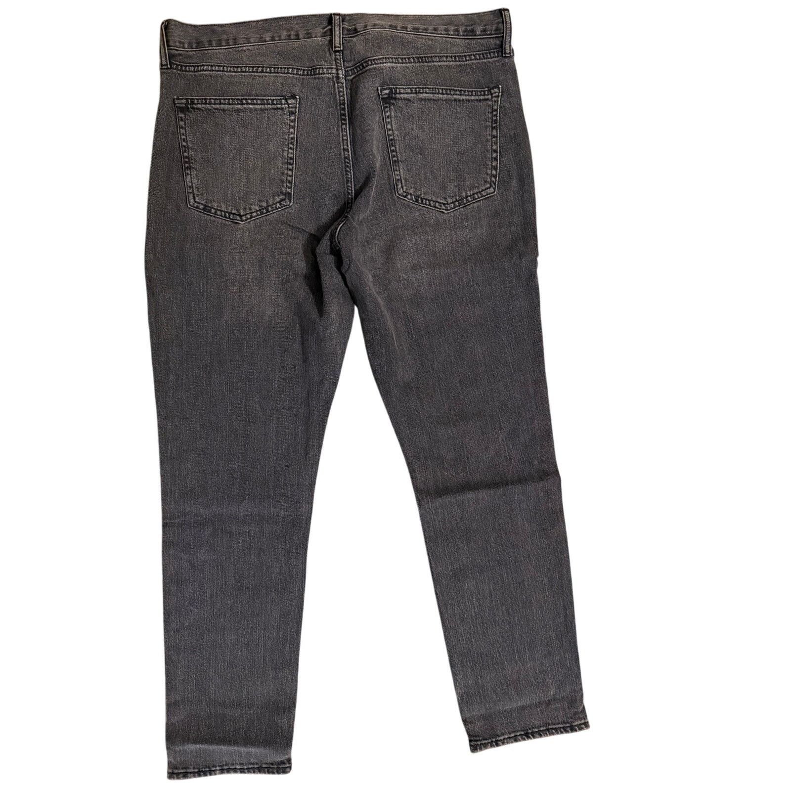 Old Navy NWOT Old Navy Slim Taper Built In Flex 36x30 jeans Size US 36 / EU 52 - 2 Thumbnail
