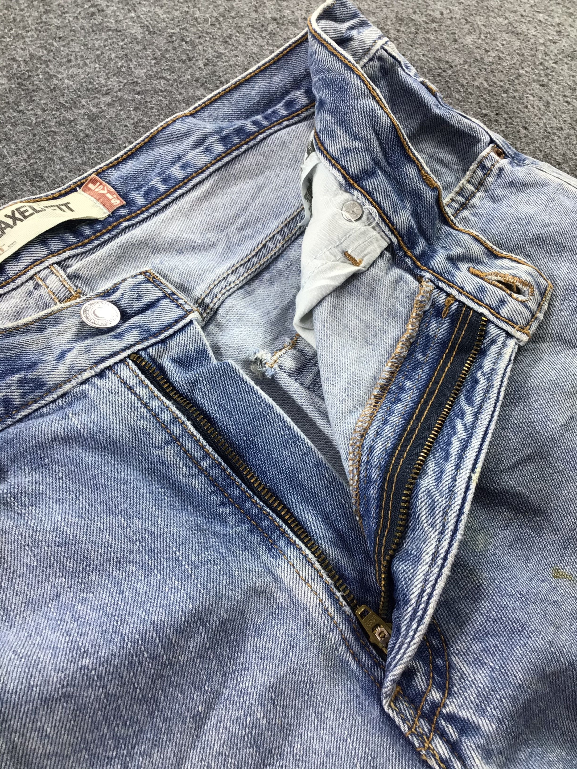 Levi's Vintage Levis 550 Jeans Medium Wash Denim KJ218 Size US 34 / EU 50 - 8 Thumbnail
