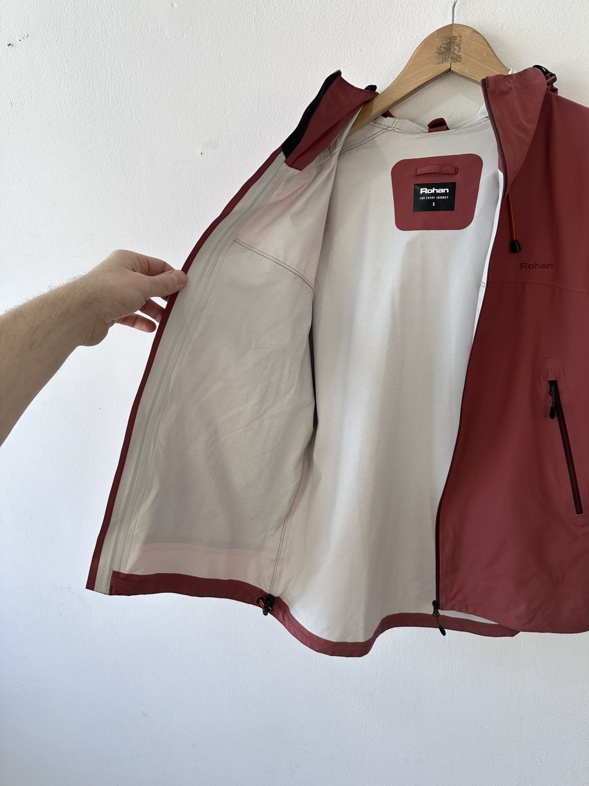 Other Rohan Momentum Jacket Barricade Waterproof Hiking Rain Coat Size US S / EU 44-46 / 1 - 12 Thumbnail