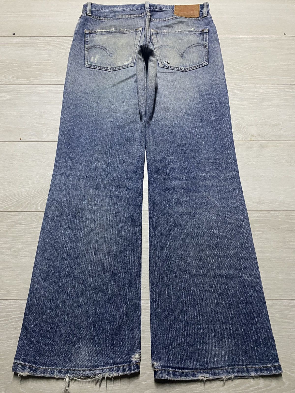 Levi's Vintage Levis Light Wash Distressed Flare Jeans Size US 32 / EU 48 - 2 Thumbnail
