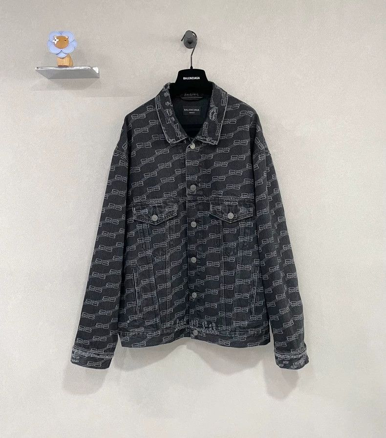 Balenciaga Balenciaga Black full print double B denim jacket Size US L / EU 52-54 / 3 - 1 Thumbnail
