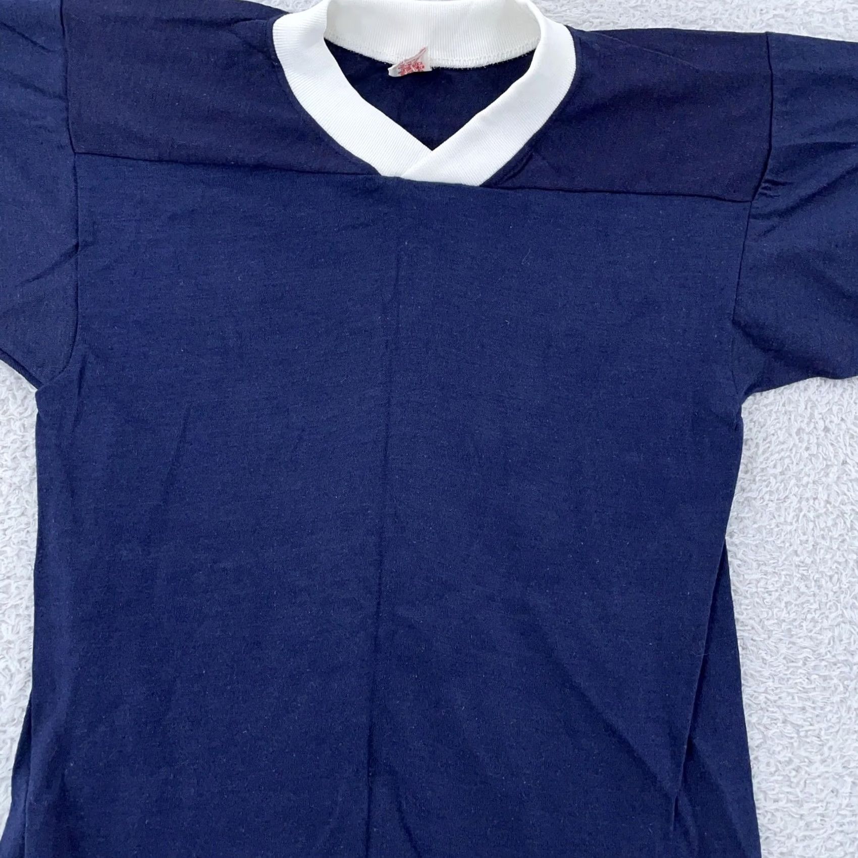 Vintage Vtg 70s Collegiate Pacific Navy White Stripes V Neck Tee 2XS Shirt Men Ch T-Shirt Size US XXS / EU 40 - 2 Thumbnail