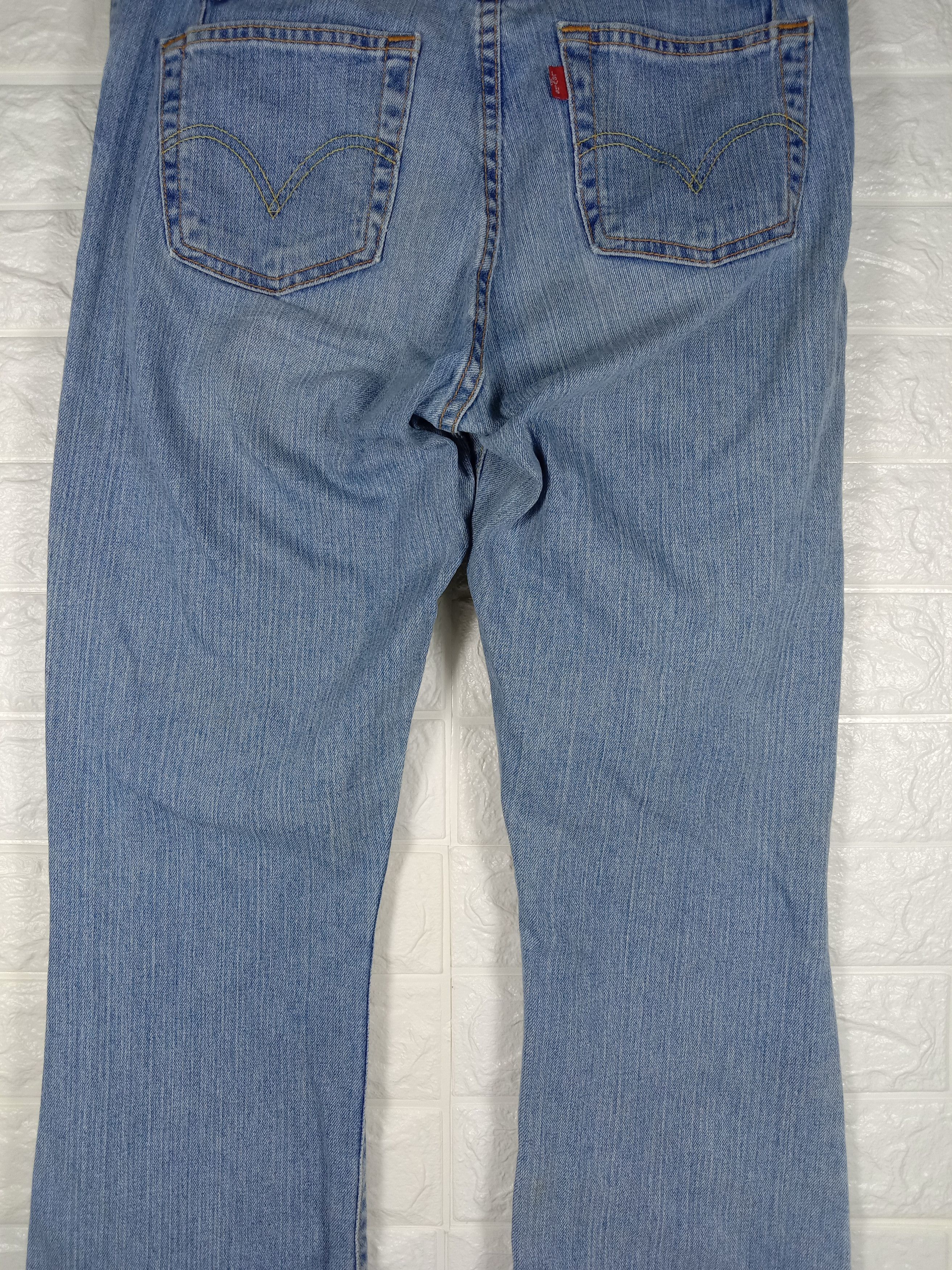 Levi's Vintage Levi’s 525 Flare Jeans Light Wash Distressed Denim Size 33" - 7 Thumbnail