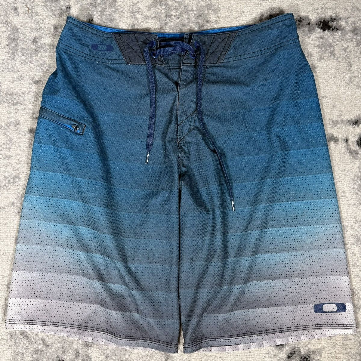 Oakley Y2K Oakley Blue Gray Stripes Board Shorts Size US 30 / EU 46 - 1 Thumbnail