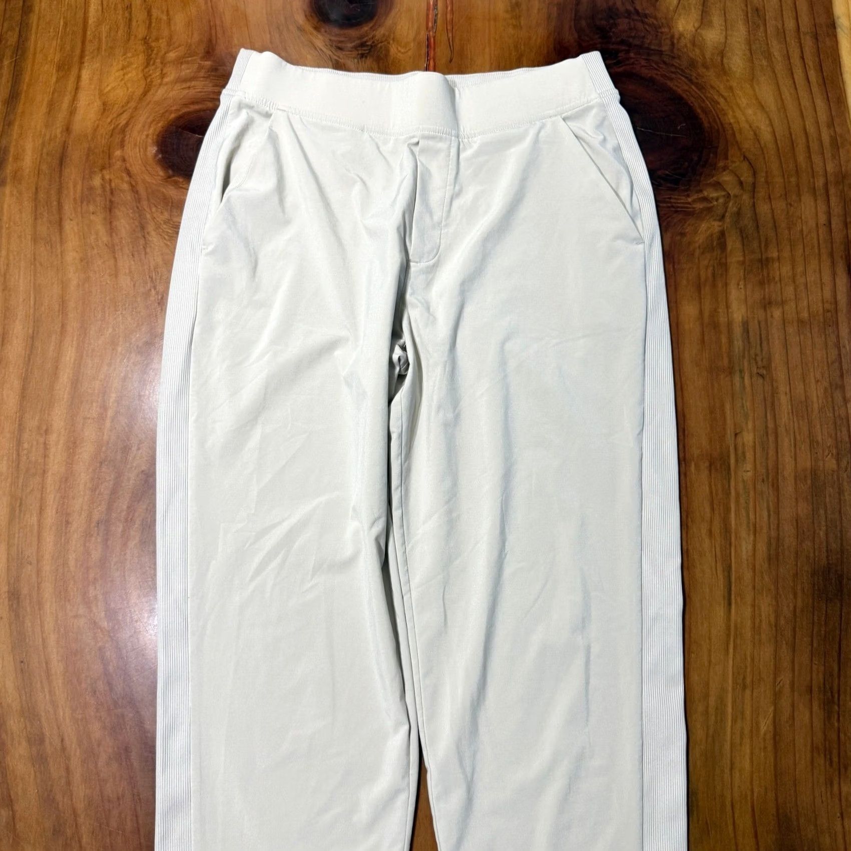 Athleta Athleta Women's Track Pants 8 Beige Geometric Breathable Lightweight Pull On Casual Jeanswear Regular Inseam 27"} Size 29" - 3 Thumbnail
