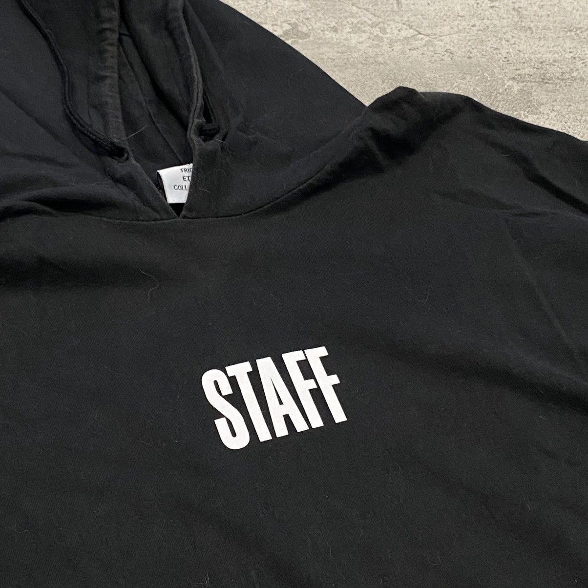 Vetements Vetements Staff Hoodie Pullover Size US S / EU 44-46 / 1 - 7 Thumbnail