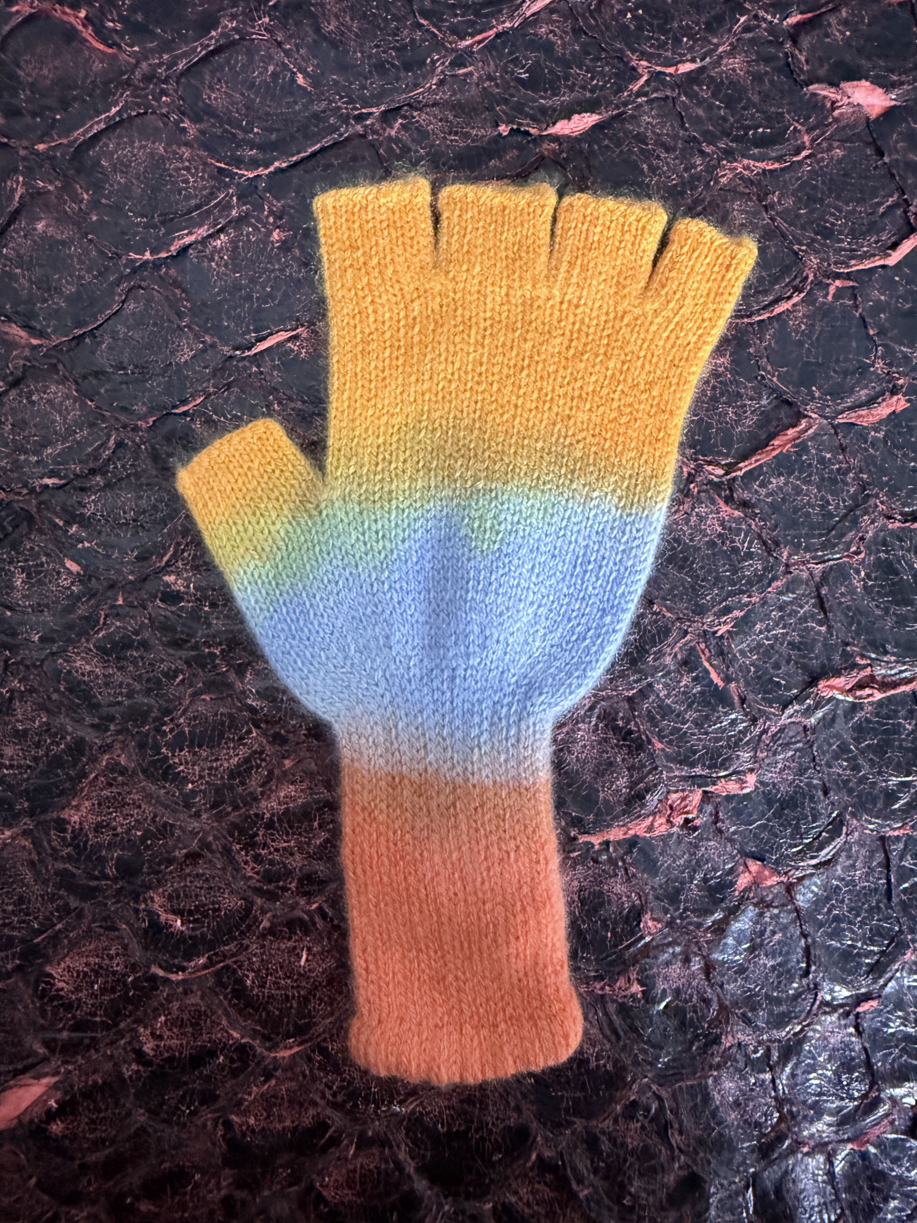 The Elder Statesman $265 The Elder Statesman Cashmere Dip-Dye Fingerless Gloves Size ONE SIZE - 3 Thumbnail