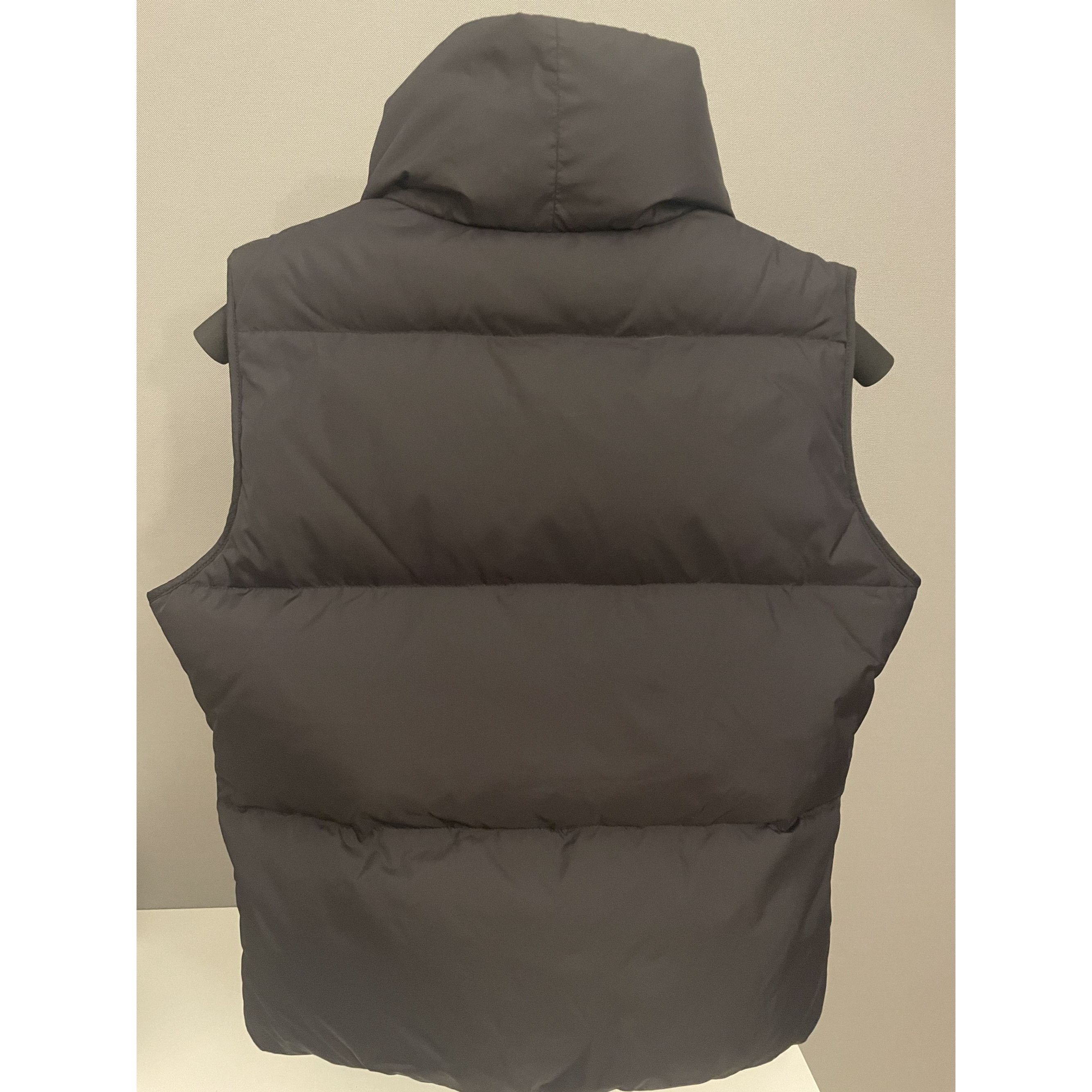Burberry Burberry Black Quilted Down Puffer Vest With High Collar & Z Size S / US 4 / IT 40 - 2 Thumbnail