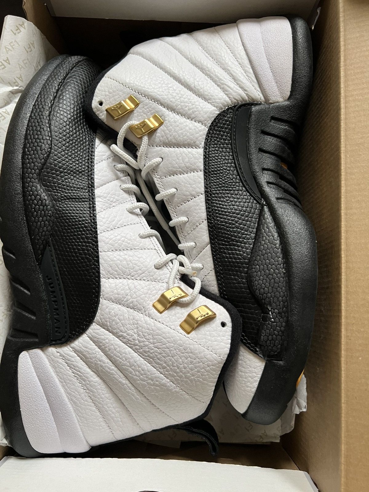 Jordan Brand Air Jordan 12 Taxi 2013 Sz. 9 Size US 9 / EU 42 - 1 Thumbnail