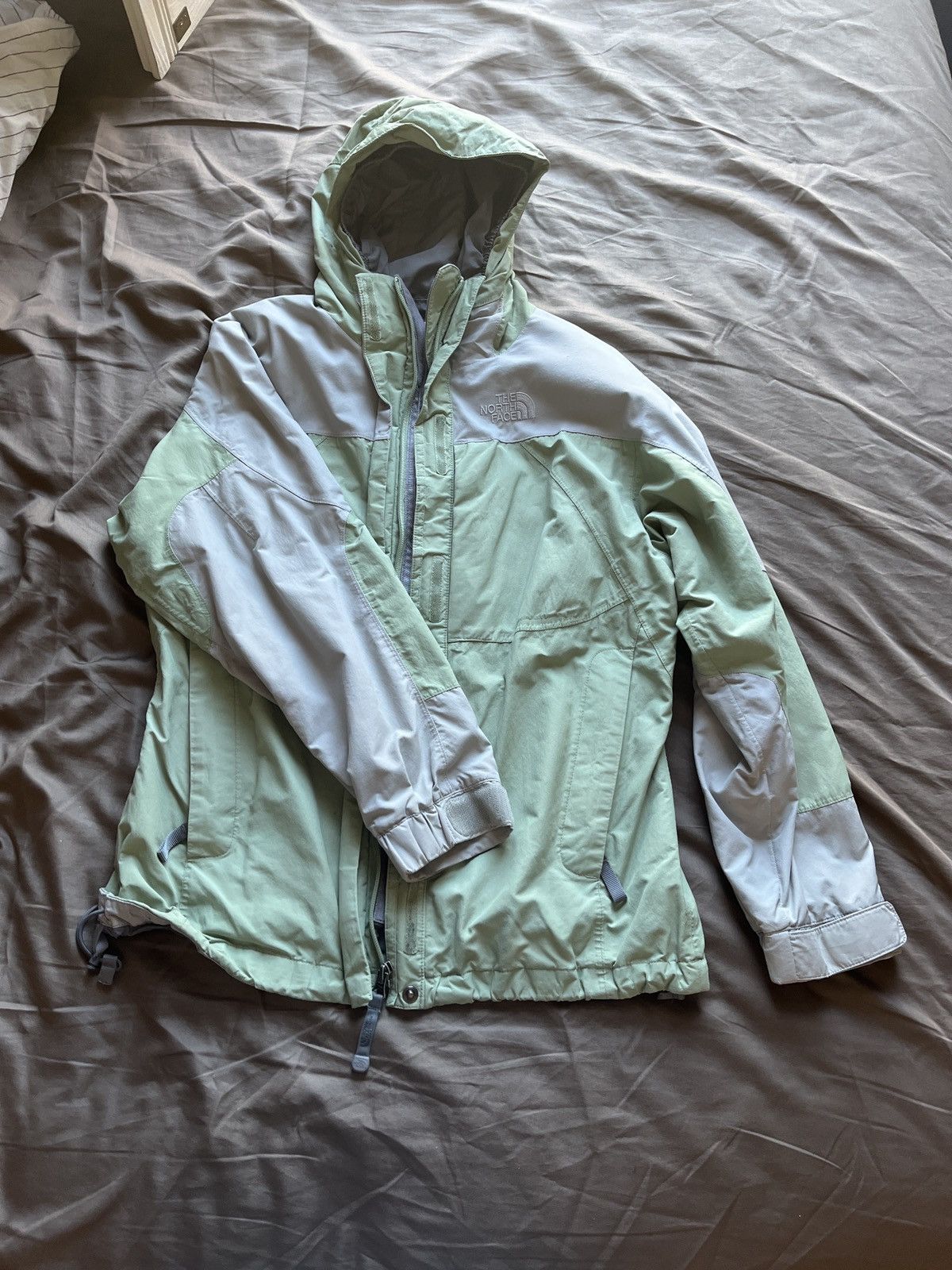 The North Face × Vintage Green and grey vintage north face jacket Size L / US 10 / IT 46 - 1 Thumbnail