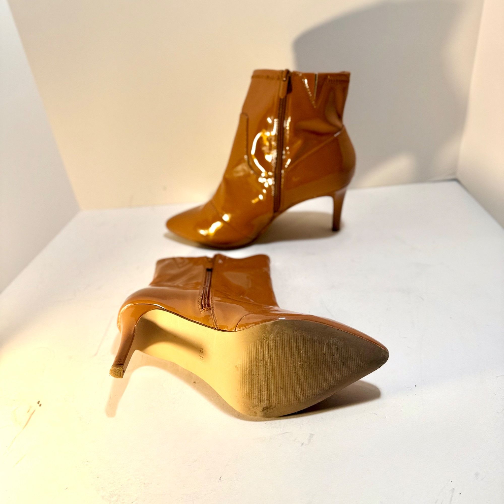 Torrid Tan 10.5WW Patent Leather Ankle Boots W Pointed Toe Size US 10.5 / IT 40.5 - 10 Thumbnail