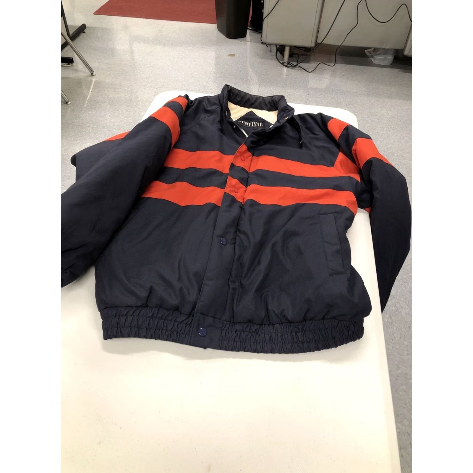 Vintage VINTAGE Survival by Generation One Black Red Puffer Jacket Large L Mens Size US L / EU 52-54 / 3 - 7 Thumbnail