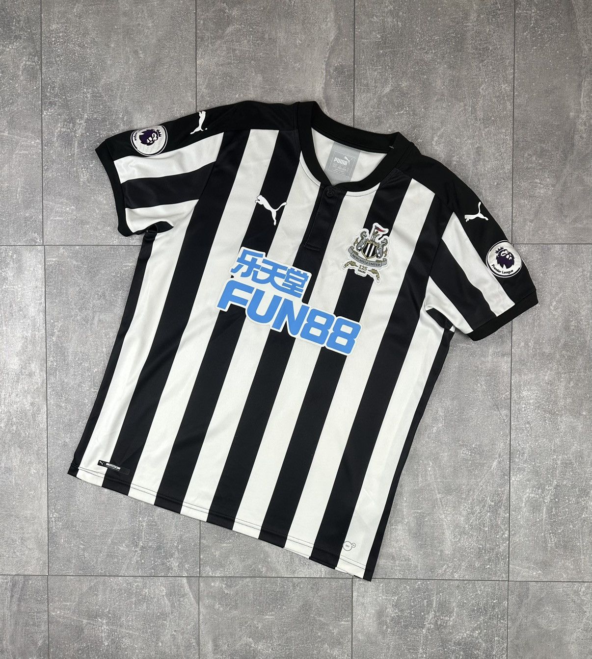 Puma Puma New Castle United 2017/18 Home 125Years #15 Kenedy Size US XL / EU 56 / 4 - 1 Thumbnail