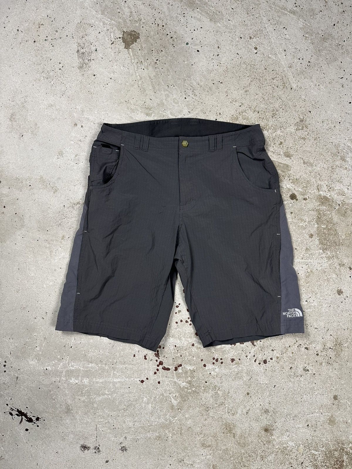 The North Face × Vintage Vintage Y2K The North Face Gray Shorts Outdoor Size US 30 / EU 46 - 1 Thumbnail