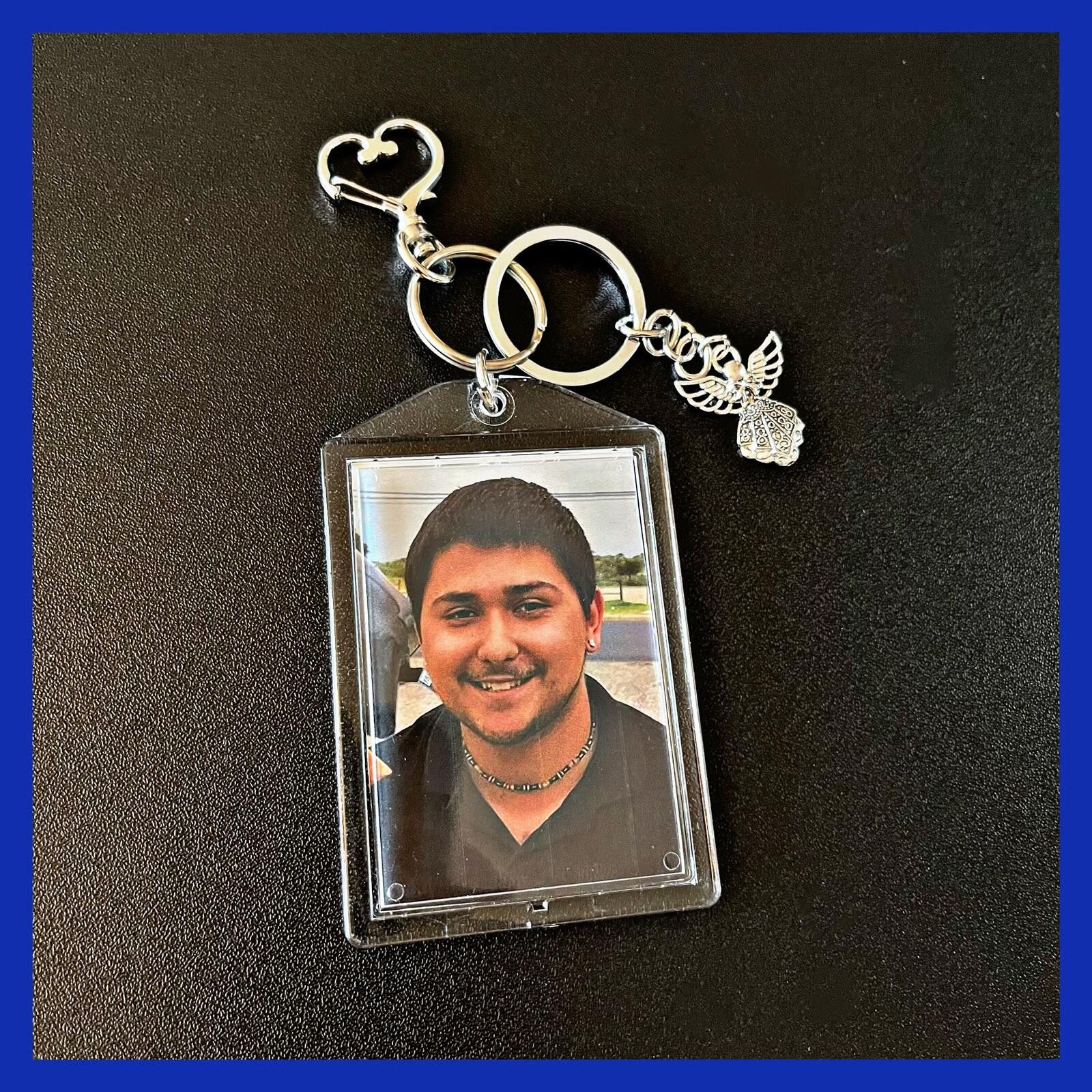 Genetic Manipulation Shinichiro Kuriya Clear Photo Frame Keychain with Heart-Shaped Clip Size ONE SIZE - 1 Thumbnail